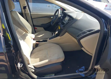 2018 Ford Focus Se z USA, uszkodzony, nr VIN 1FADP3F26JL324518